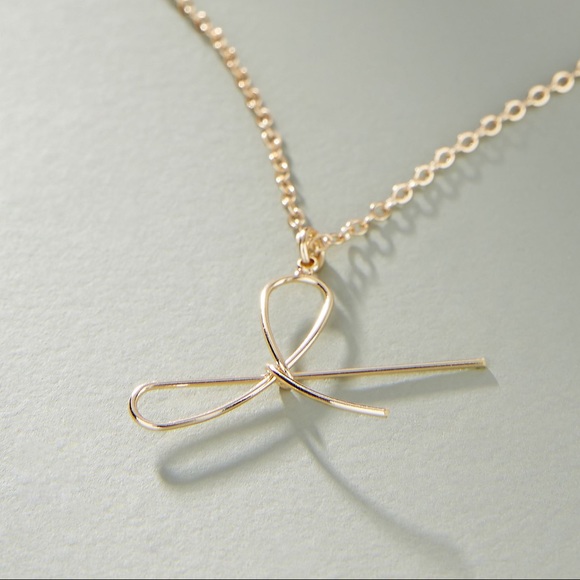 New Anthropologie Wrapped Up Pendant Necklace Gold